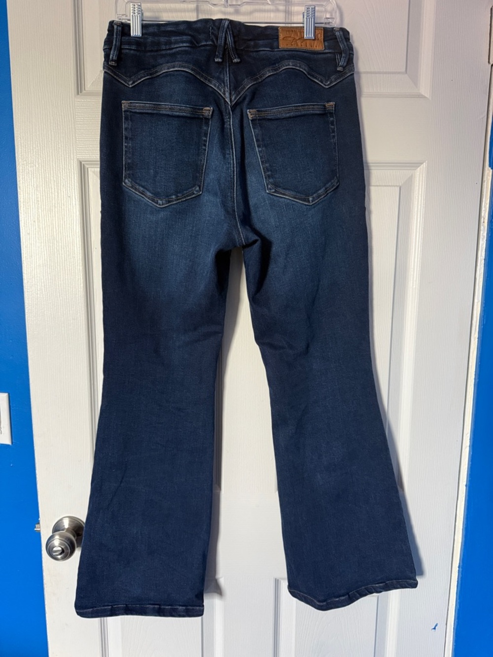 Good American Dolly Joleans Flare - Picture 3 of 5